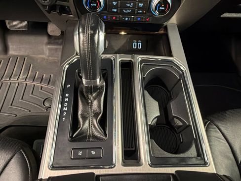 Used 2016 Ford F150 Platinum w/ Equipment Group 701A Luxury AWD/4WD image 15