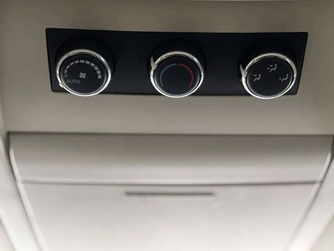 Used 2008 Chrysler Town & Country Limited w/ Trailer Tow Group image 25