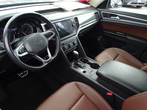 Used 2021 Volkswagen Atlas SE w/ Towing Package image 8