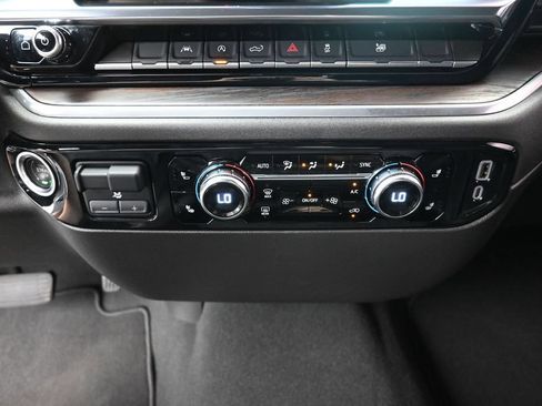 Used 2025 GMC Sierra 1500 SLT RWD image 28