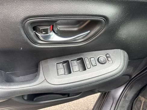 Used 2024 Honda HR-V LX image 8