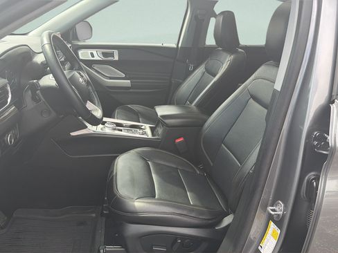 Certified 2023 Ford Explorer Limited w/ Limited Technology Package AWD/4WD image 46