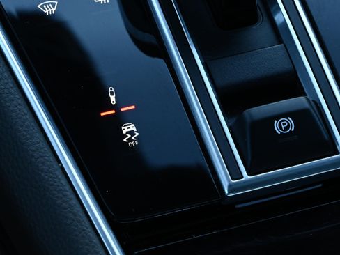 Used 2020 Porsche Panamera 4 image 18