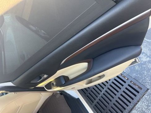 Used 2015 Toyota Highlander Limited image 23