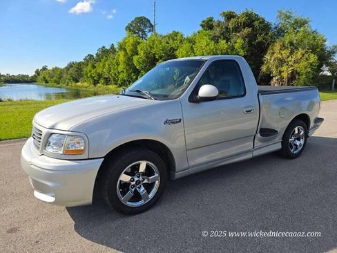 Used 2002 Ford F150 Lightning image 2