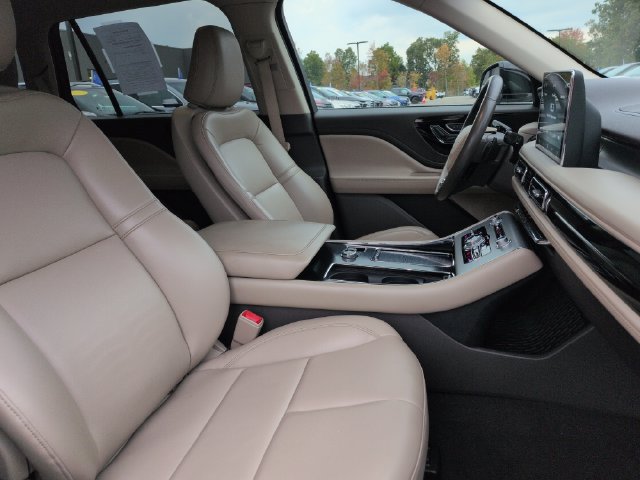 Used 2021 Lincoln Aviator AWD w/ Elements Package image 15