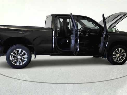 Used 2023 Chevrolet Silverado 1500 LT AWD/4WD image 13