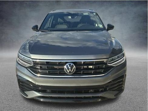 Used 2024 Volkswagen Tiguan SE R-Line FWD image 2