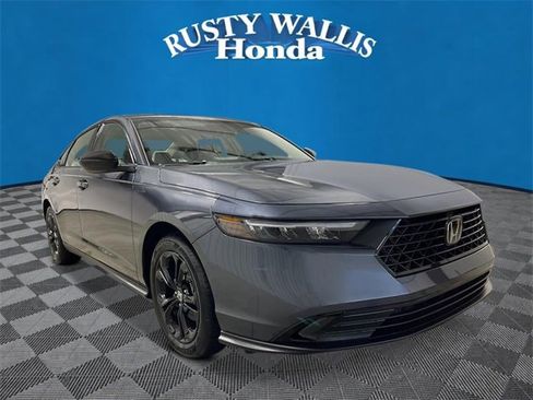 New 2025 Honda Accord SE image 1