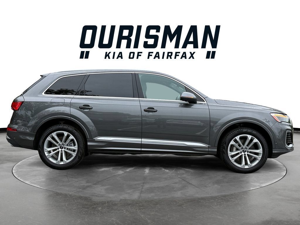 Used 2025 Audi Q7 3.0T Premium Plus AWD/4WD image 7