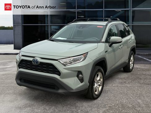 Used 2021 Toyota RAV4 XLE w/ Convenience Package AWD/4WD image 8