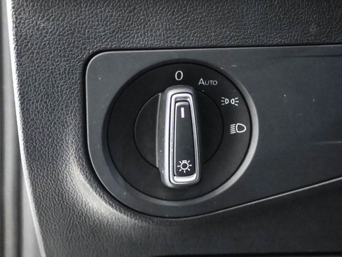 Used 2023 Volkswagen Tiguan SE AWD/4WD image 23