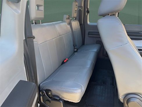 Used 2015 Ford F550 4x4 SuperCab Super Duty image 12