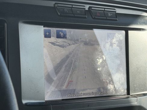 Used 2023 Ford F150 XLT image 4