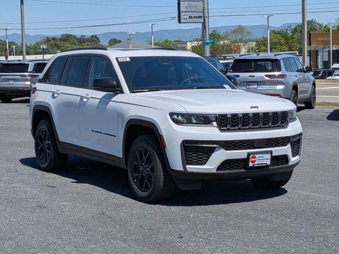 New 2026 Jeep Grand Cherokee 4WD image 3