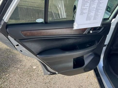 Used 2016 Subaru Outback 2.5i Limited image 12