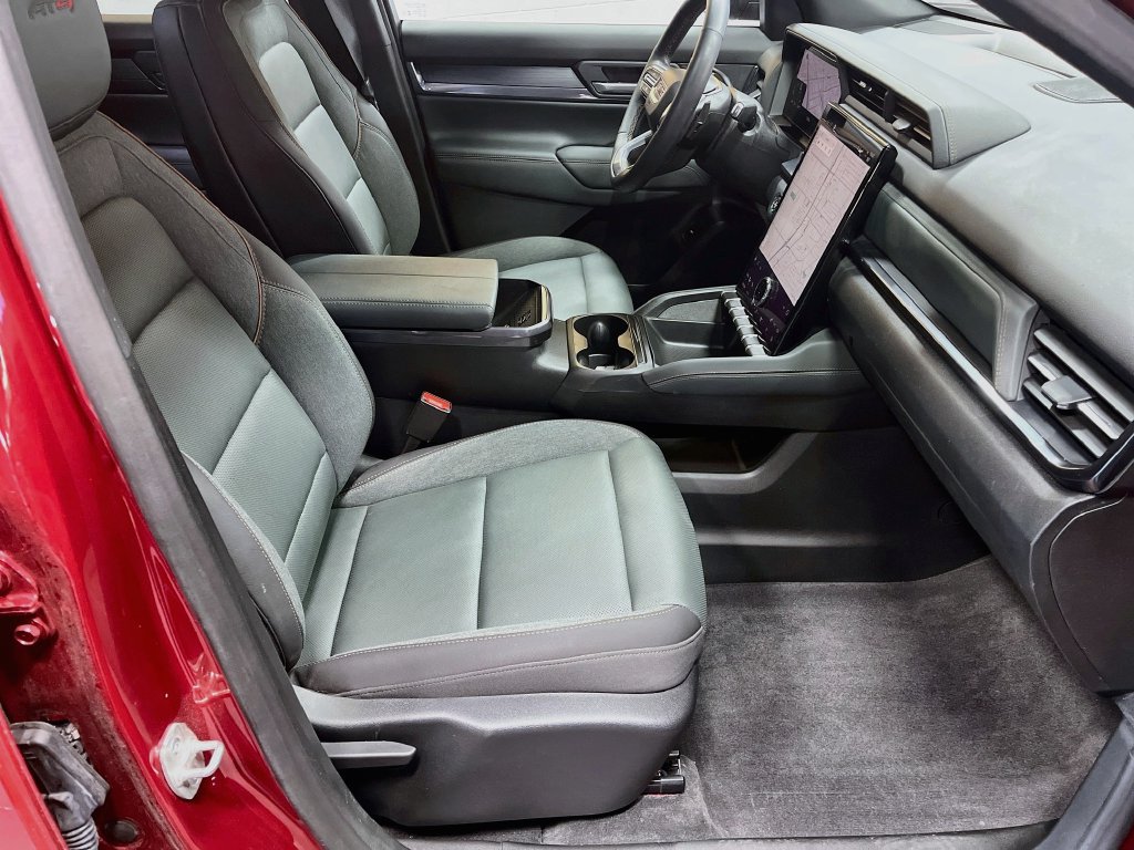 Used 2026 GMC Terrain AT4 w/ Technology Package II AWD/4WD image 27