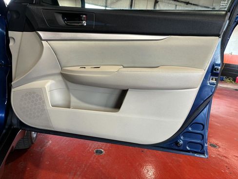 Used 2011 Subaru Outback 2.5i Premium image 29