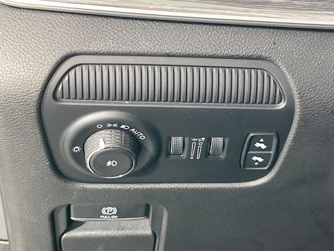 Used 2022 Jeep Wagoneer Series III image 10