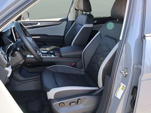 New 2026 Volkswagen Atlas Peak Edition AWD/4WD image 12