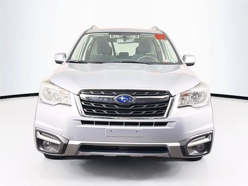 Used 2017 Subaru Forester 2.5i Premium AWD/4WD image 6