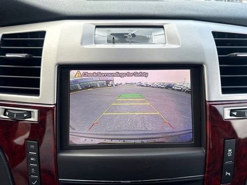 Used 2014 Cadillac Escalade Premium AWD/4WD image 18