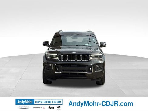 Used 2023 Jeep Grand Cherokee Overland AWD/4WD image 2