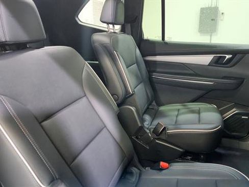 Used 2025 Buick Enclave Preferred image 28