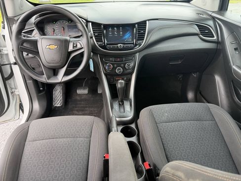 Used 2017 Chevrolet Trax LS FWD image 10