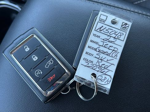 Used 2022 Jeep Grand Cherokee Limited 4xe w/ Luxury Tech Group II AWD/4WD image 41