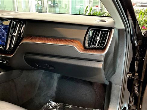 Used 2024 Volvo XC60 B5 Plus w/ Protection Package Premier image 18