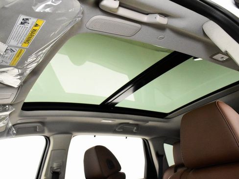 Used 2025 Acura MDX w/ Technology Package image 11