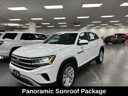Used 2023 Volkswagen Atlas Cross Sport SE w/ Panoramic Sunroof Package AWD/4WD image 3