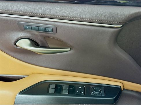 Used 2019 Lexus ES 350 image 14