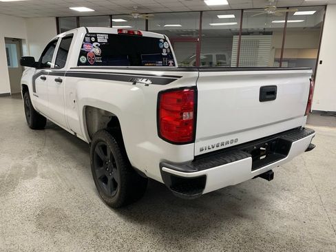 Used 2018 Chevrolet Silverado 1500 Custom w/ Custom Value Package AWD/4WD image 3