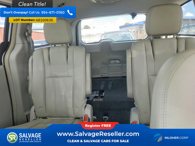 Used 2015 Chrysler Town & Country Touring FWD image 13