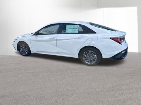 New 2026 Hyundai Elantra Blue image 6