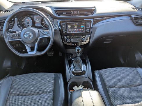 Used 2022 Nissan Rogue Sport SV w/ Technology Package image 19