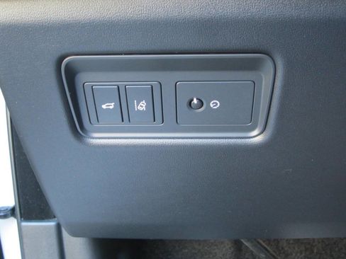 Used 2017 Land Rover Range Rover Long Wheelbase Supercharged image 36