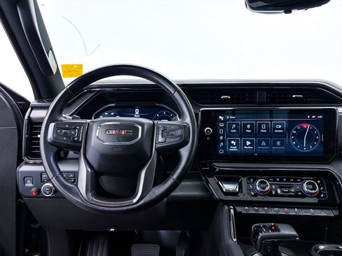 Used 2023 GMC Sierra 1500 AT4 w/ Technology Package AWD/4WD image 8