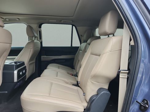 Used 2022 Ford Expedition Max XLT AWD/4WD image 15