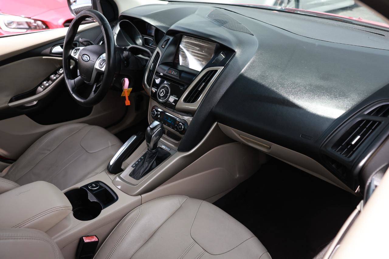 Used 2012 Ford Focus SEL FWD image 18