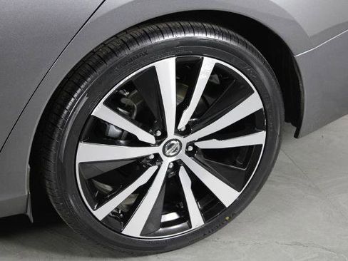 Certified 2022 Nissan Altima 2.5 SR image 12