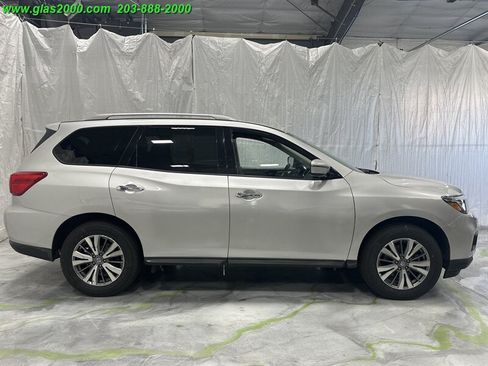 Used 2020 Nissan Pathfinder S AWD/4WD image 14