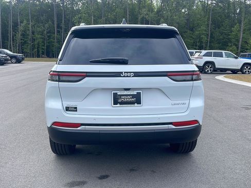 New 2026 Jeep Grand Cherokee Limited w/ Luxury Tech Group II AWD/4WD image 6