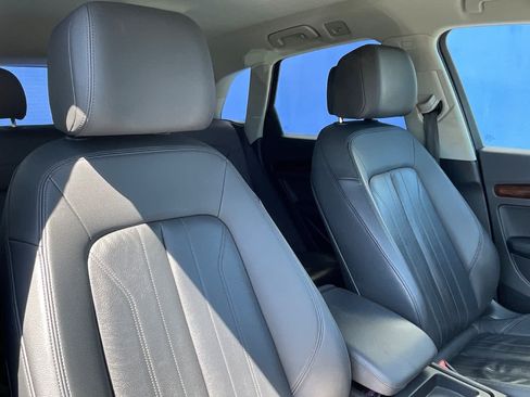 Used 2019 Audi Q5 2.0T Premium w/ Convenience Package AWD/4WD image 2