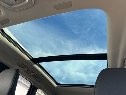 Certified 2025 Volvo XC60 B5 Plus image 38