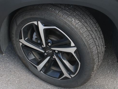 Used 2023 Chevrolet TrailBlazer RS w/ Sun and Liftgate Package AWD/4WD image 18