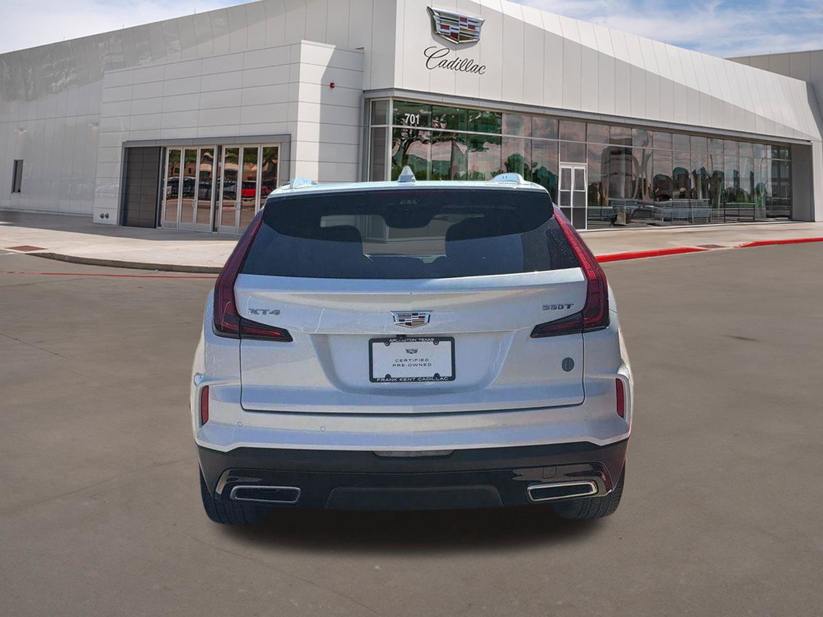 Used 2024 Cadillac XT4 Premium Luxury w/ Active Safety Package FWD image 4