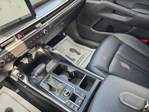 Used 2024 Kia Sorento EX w/ Panoramic Sunroof Package image 30
